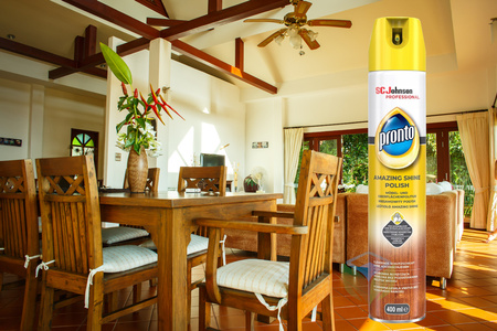 PRONTO NIESAMOWITY POŁYSK 400ML spray do czyszczenia i pielęgnacji mebli