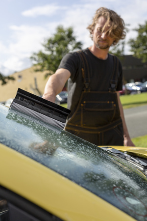 VIKAN 473752 ściągaczka z gąbką na trzonku 545mm