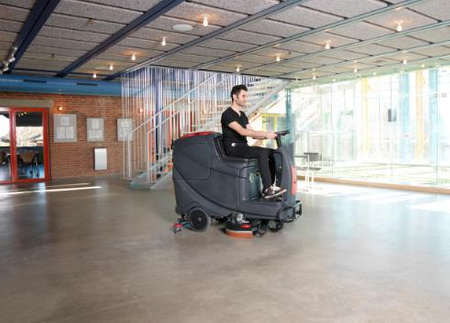 VIPER AS 710R automat szorujący z operatorem jezdny