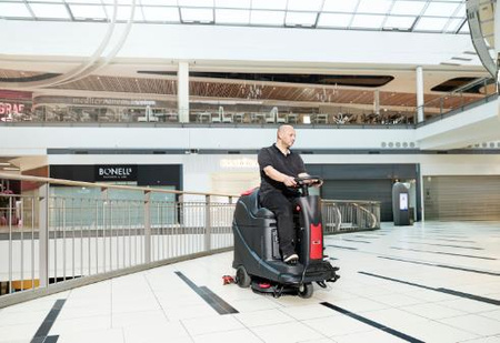 VIPER AS 530R automat szorujący z operatorem jezdnym