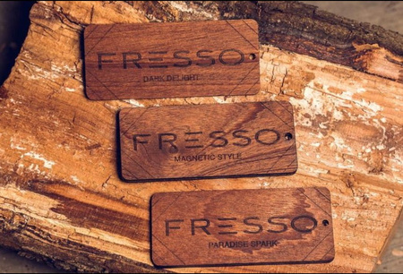 FRESSO DARK DELIGHT zawieszka zapachowa drewniana