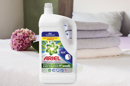 ARIEL PROFESSIONAL REGULAR 5L płyn do prania tkanin białych i jasnych